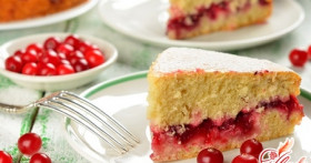 Пирог с брусникой: “не по-детски” вкусный десерт