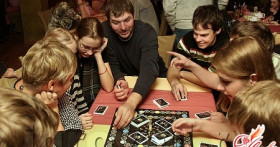 Забавные игры для взрослых праздников