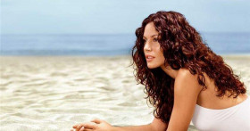 Летом не только кожа, но и волосы нуждается в защите