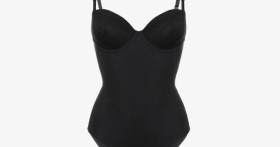 Корректирующее боди с чашечками: моделирование фигуры при помощи красивого белья