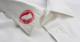 Как отстирать воротник и манжеты мужской рубашки