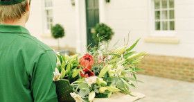 Цветы с доставкой – преимущества и особенности услуги