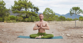 Йога для начинающих в Московском Университете Йоги