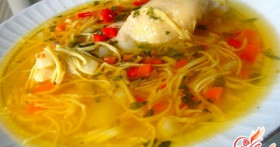 Рецепт вкусного куриного супа с домашней лапшой от которого сложно отказаться