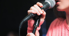 Раскройте свой вокальный потенциал: почему вам следует записаться в вокальную школу