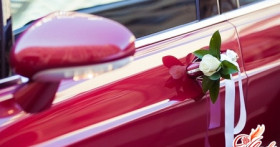 Украсить свадебную машину своими руками? Это просто!