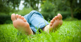 Как отстирать пятно травы на джинсах