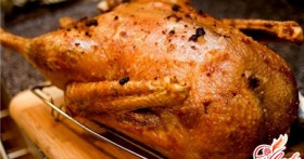 Утка с яблоками в мультиварке