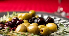 Салат с оливками и кукурузой, а также другие салаты с оливками