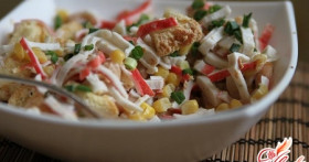 Салат с крабовыми палочками и киви – доступная экзотика