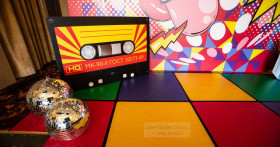 Тематическая вечеринка: чек-лист по подготовке мероприятия в стиле 90-х