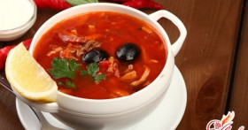 Сборная солянка с колбасой