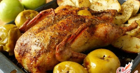 Утка с яблоками и картошкой: украшение праздничного стола