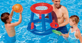 Как подобрать игрушки для бассейна