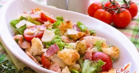 Салат с сухариками – просто и вкусно