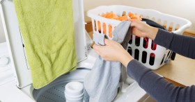 Расшифровка значков стирки на одежде