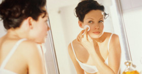 Пять наиболее эффективных способов снять макияж