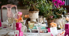 Как правильно оформить свадебный стол