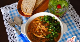 Знаменитый грузинский суп: готовим харчо из курицы