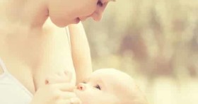 Женщина, кормящая грудью чужого ребенка – «за» и «против»