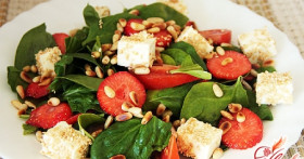 Зеленый салат для здоровья и красоты