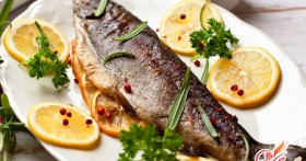 Как вкусно запечь форель речную в духовке