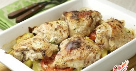 Запечь курицу с картошкой в духовке? Легко!