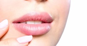 Как быстро избавиться от герпеса на губах