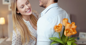 Как понять, что ты нравишься мужчине или парню