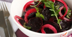 Салат со свеклой. Просто и вкусно!