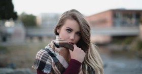 Как красиво завязать шарф на шее и голове