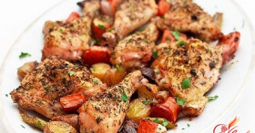 Вкусно и полезно: курица с овощами, запеченная в духовке