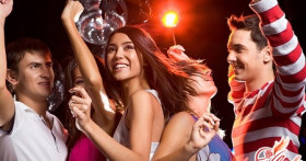 Как устроить вечеринку дома: советы для организации тематического праздника