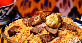 Такой разнообразный плов: с курицей, свининой, ананасами и другими ингредиентами