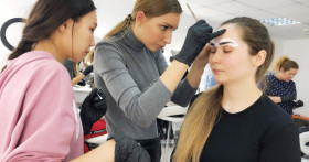 Обучение на бровиста в школе красоты