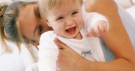 Сколько и как кормить ребенка грудью?