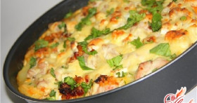 Запеканка картофельная с курицей: сытное блюдо за пару минут