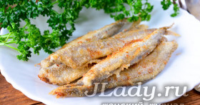 Эта маленькая хитрость позволит жарить мойву без запаха: проверьте сами и будете приятно удивлены