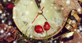 Смешной и современный сценарий Нового года для старшеклассников на 2019 год