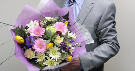 Официальное поздравление с 8 Марта для коллег