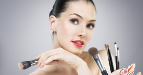 Как правильно наносить макияж – простые советы