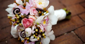 Какой букет подарить любимой на День рождения?