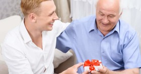 Что можно подарить мужчине на 60 лет