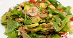 Салат из свежих шампиньонов: готовим сами