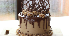 Как украсить торт шоколадом: 5 простых советов