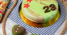 Что можно подарить на 23 февраля мальчикам в школе?