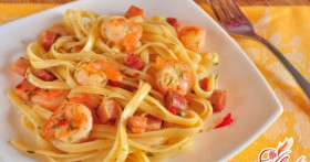 Уютный семейный обед: лапша домашняя яичная