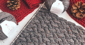 Как связать красивый и модный шарф спицами