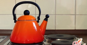 Как убрать накипь в чайнике, используя народные средства