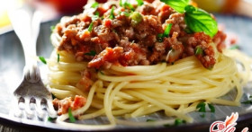 Итальянское меню: макароны с соусом Болоньез